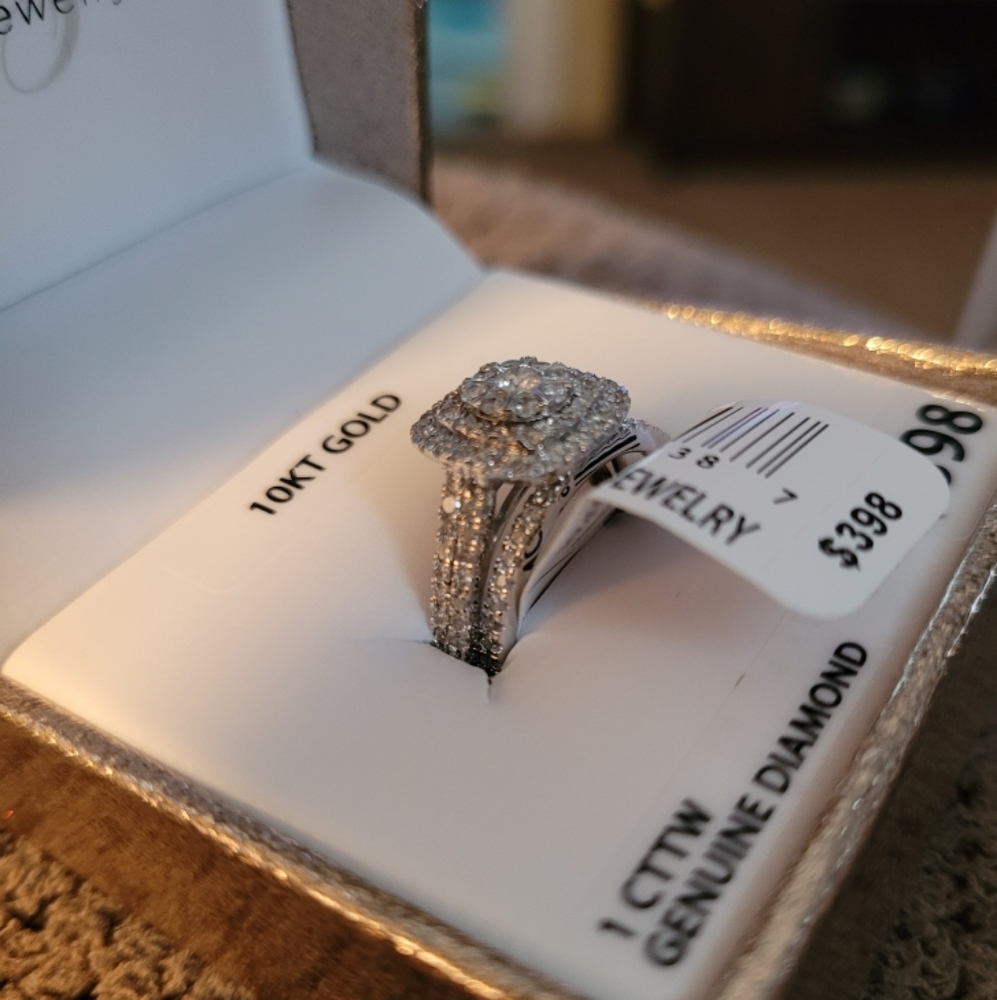 10kt gold 1cttw diamond ring - Picture 7 of 7